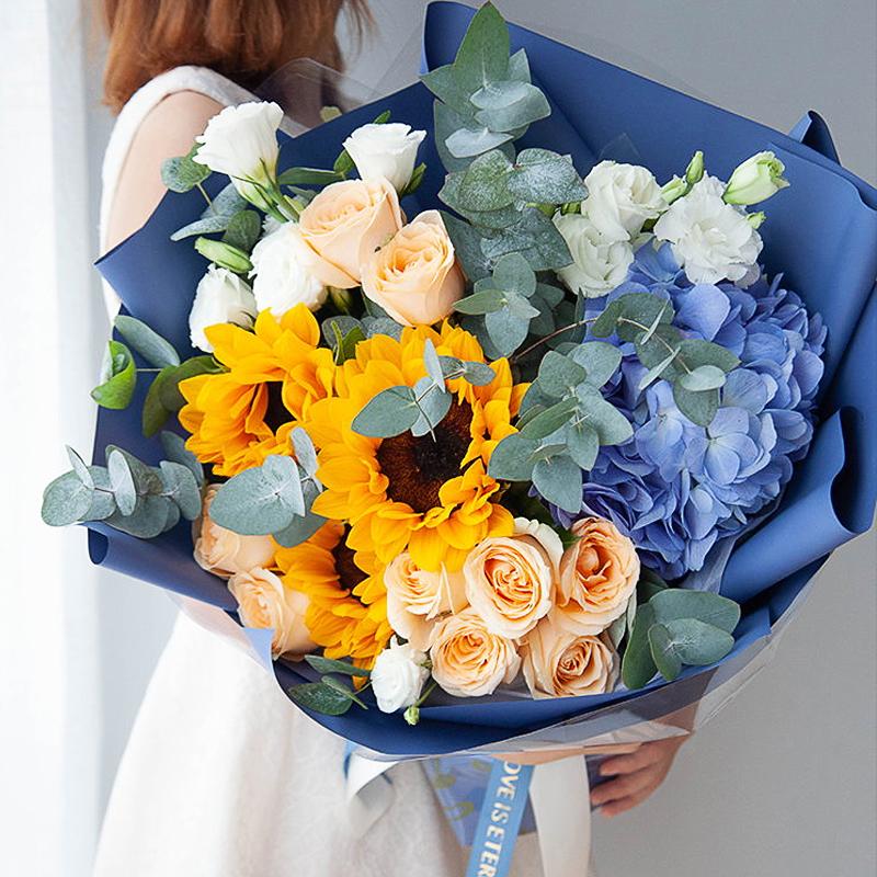 Little surprise(
9 champagne roses
)