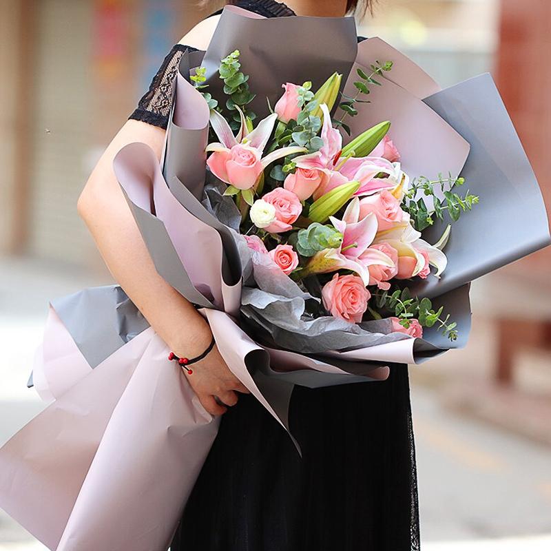 wonderful time(A selection of 19 pink Diana roses)