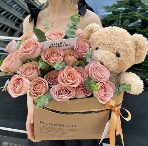 19 Cappuccino Roses with Bear