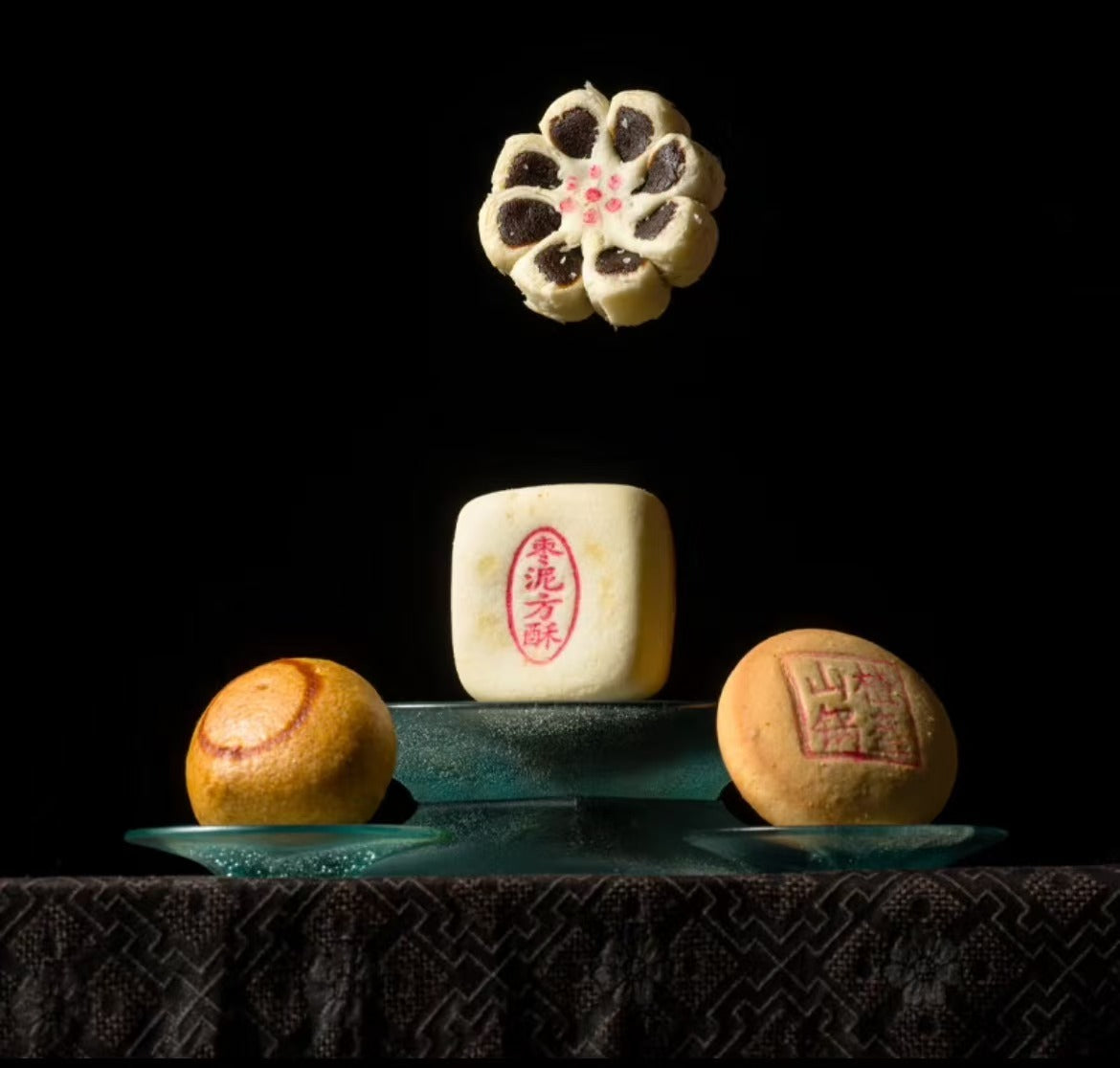 Luxury Daoxiangcun Traditional Chinese Gift Hamper 935g (24hrs Delivery)