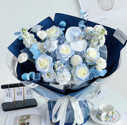 Because love you everyday (Broken ice blue roses)