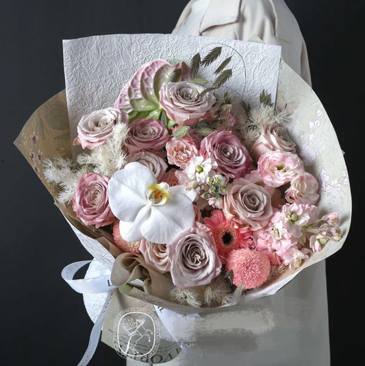 Manta Rose and Orchid Mixed Bouquet