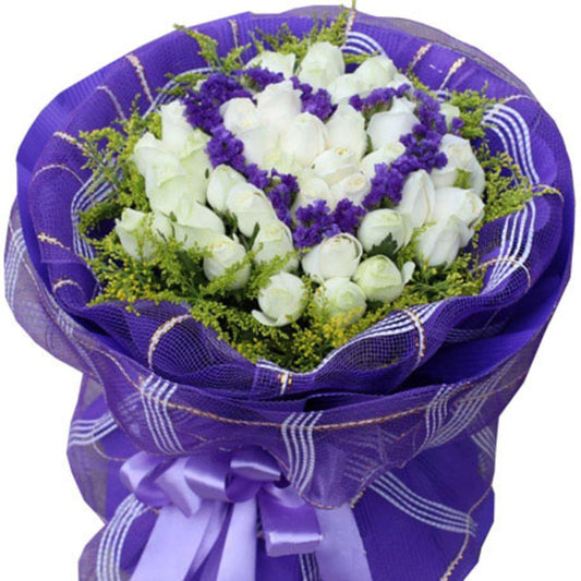 Sweet expectation(
33 superb white roses-
