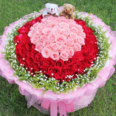 Gonna like you(
Mix of 99 Diana Roses and Red Roses-