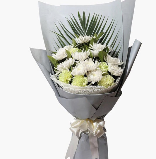 Nostalgia forever(
11 white chrysanthemums, green carnations, etc.


)