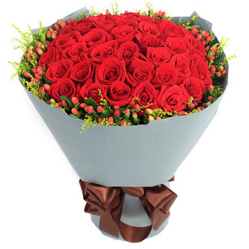 Mark of love (33 red roses with plump interleaved red beans) (4528369729647)