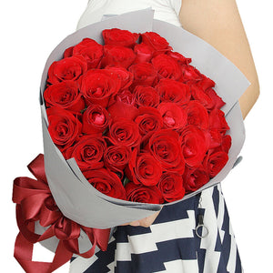 Melody of time(
Selection of 33 high-quality red roses


)