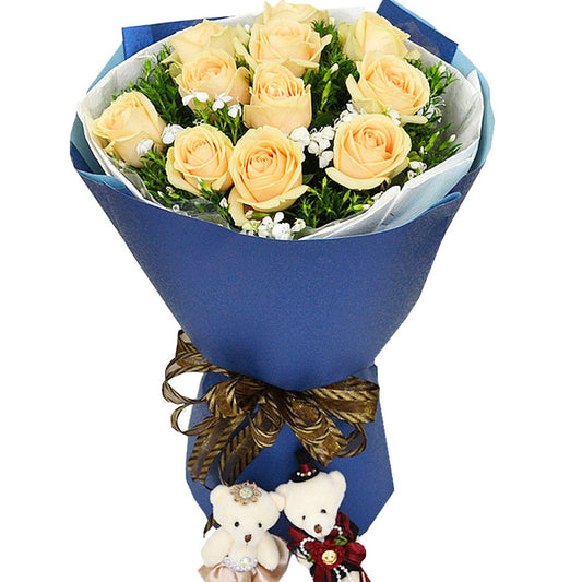 Waltz of Love(
Selection of 11 champagne roses)
