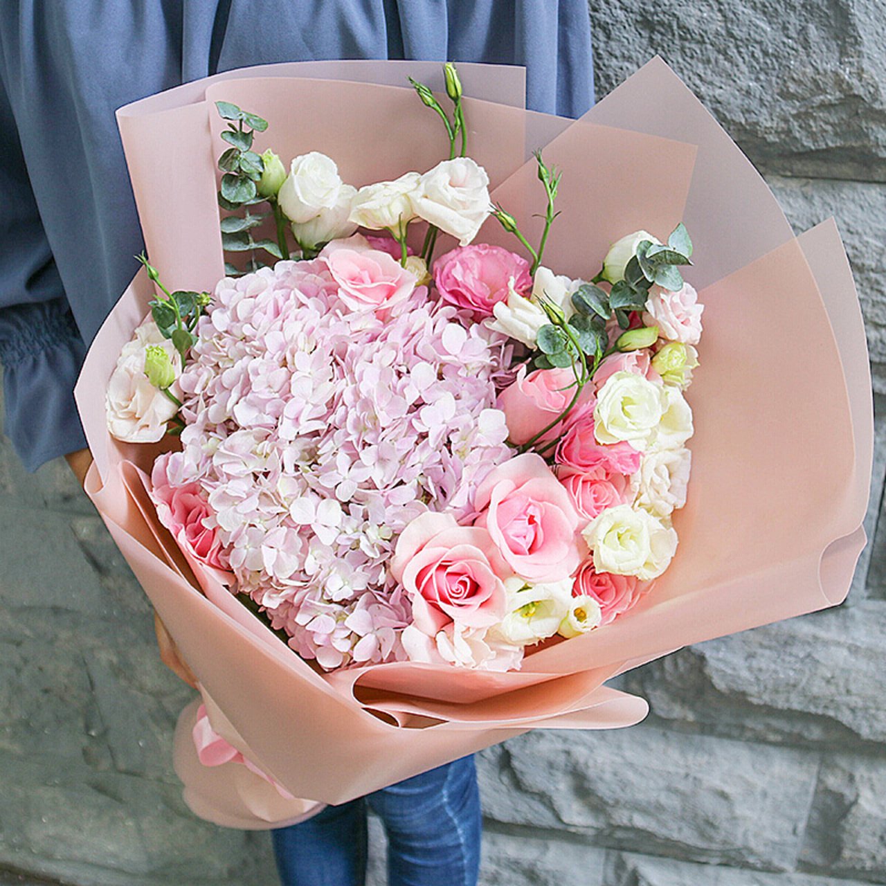 I only love you(
1 pink hydrangea-
