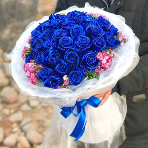 Love in love(
33 blue roses)