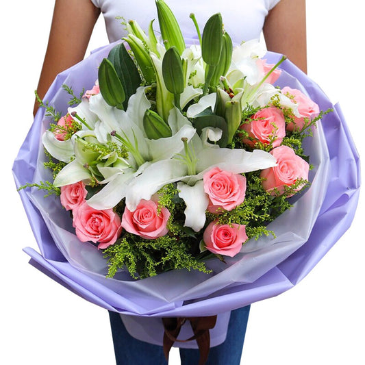 Shelter you from wind and rain(
11 pink roses of Diana-