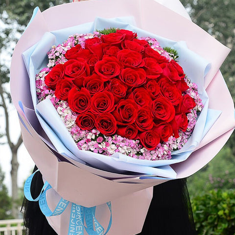 Smile(33 red roses)