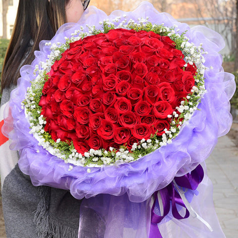 Flying love(99 premium red roses with white sur)