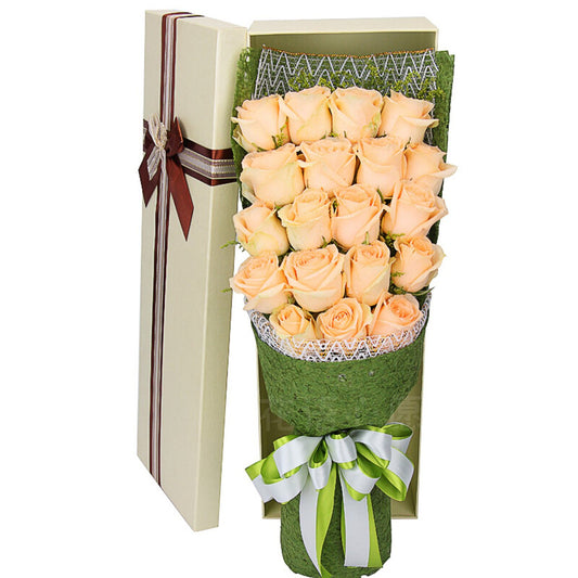 Alwayswarm(19 champagne roses interspersed wit)