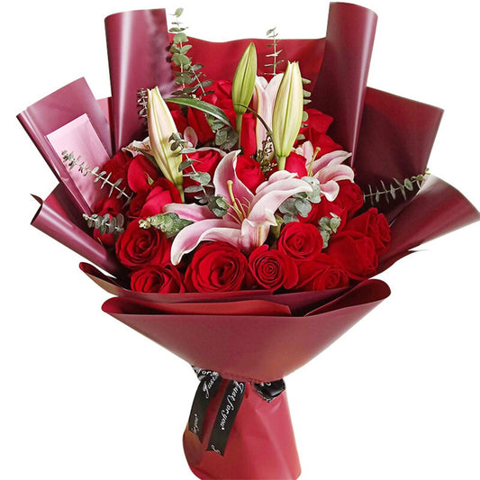 Embrace happiness(
33 red roses-