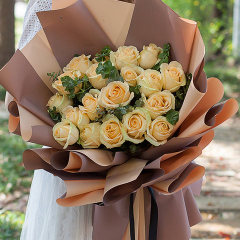 Dear you(
33 champagne roses)