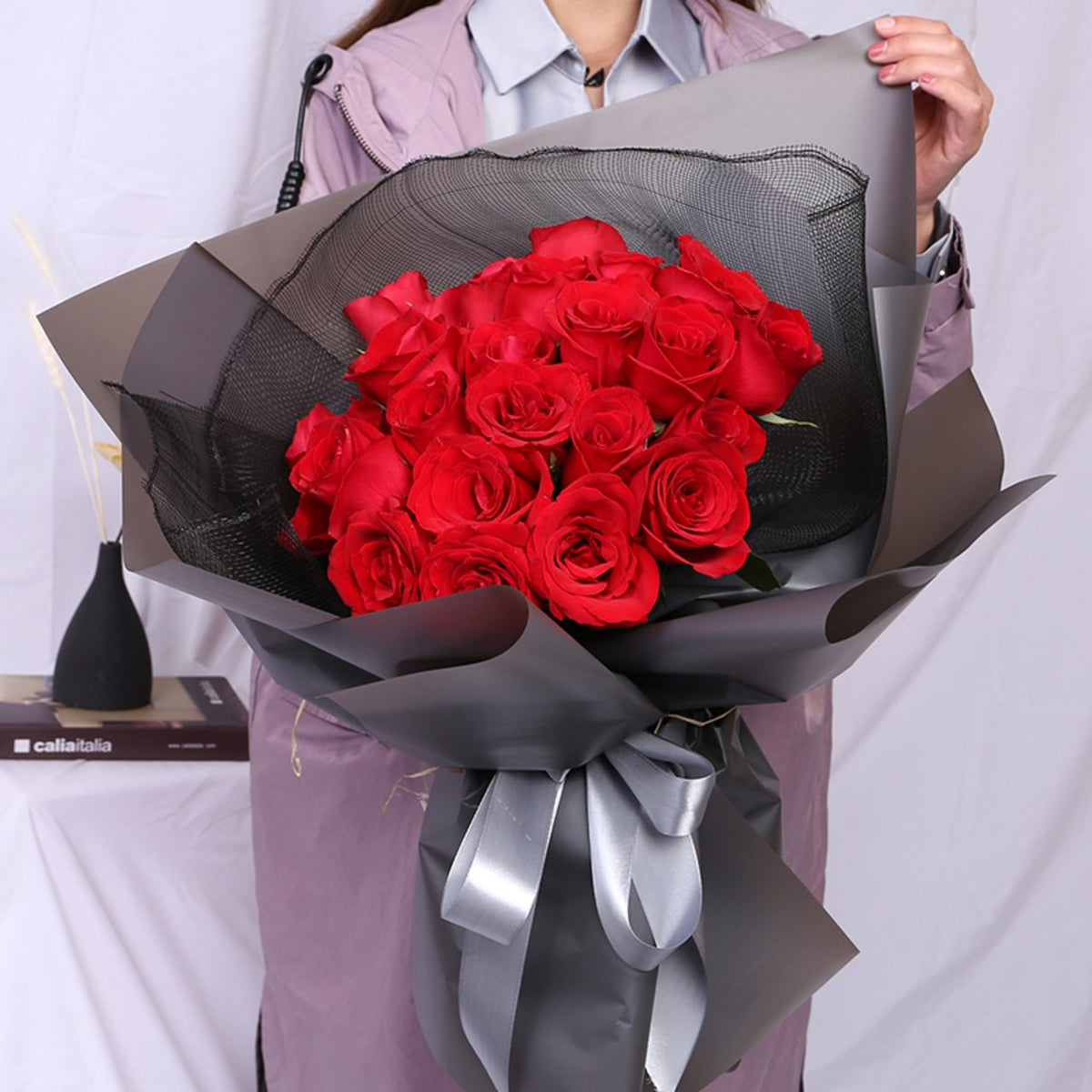 Sweet encounter(
19 fine red roses


-