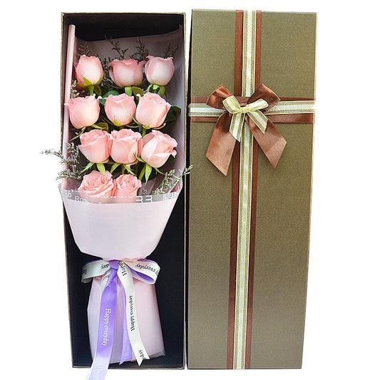 Little beauty(11 superb Diana roses)
