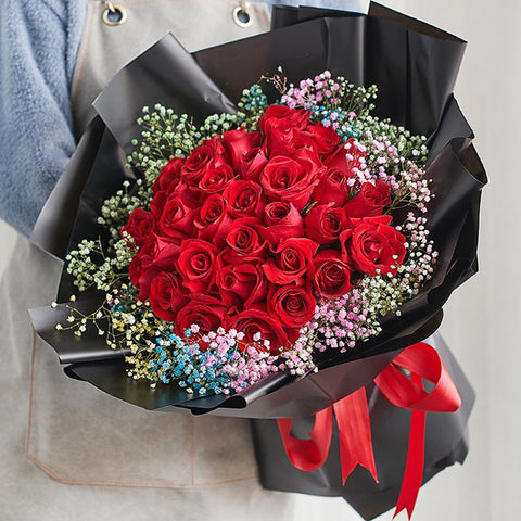 Sign happiness(
33 red roses-