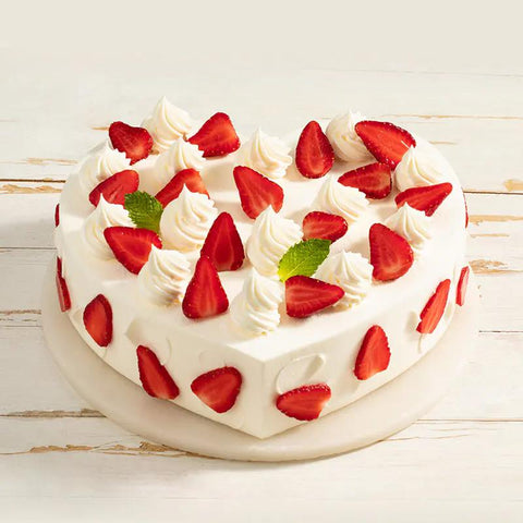 Sweet Heart Strawberry Cake